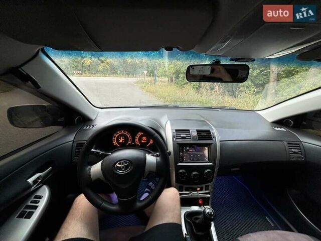 Серый Тойота Королла, объемом двигателя 1.6 л и пробегом 190 тыс. км за 5750 $, фото 5 на Automoto.ua