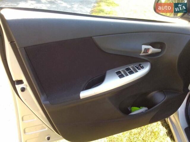 Сірий Тойота Королла, об'ємом двигуна 1.6 л та пробігом 292 тис. км за 5100 $, фото 8 на Automoto.ua