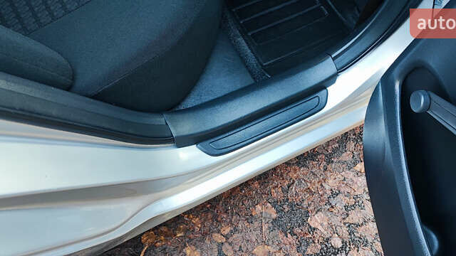 Серый Тойота Королла, объемом двигателя 1.6 л и пробегом 163 тыс. км за 6900 $, фото 38 на Automoto.ua