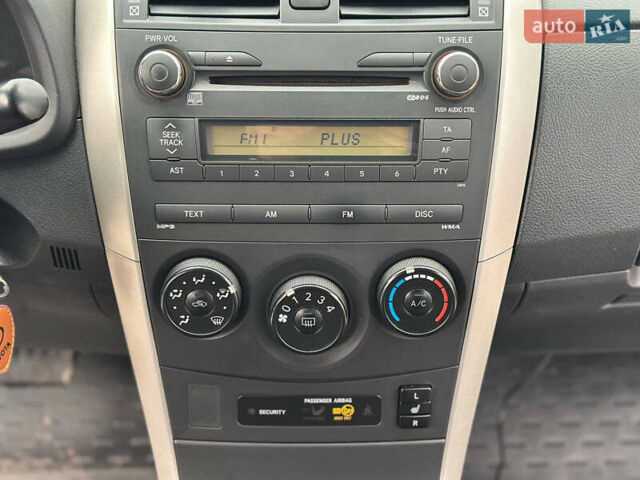 Серый Тойота Королла, объемом двигателя 1.59 л и пробегом 170 тыс. км за 6500 $, фото 32 на Automoto.ua