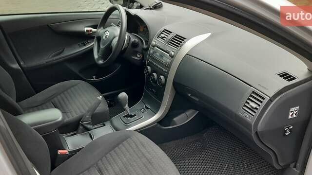 Серый Тойота Королла, объемом двигателя 1.6 л и пробегом 174 тыс. км за 6900 $, фото 17 на Automoto.ua