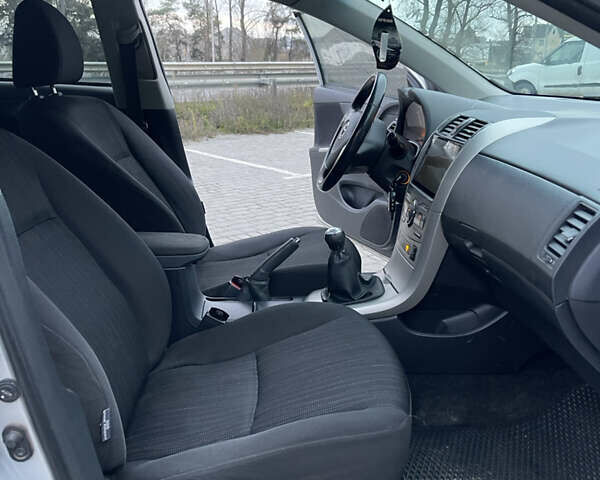 Серый Тойота Королла, объемом двигателя 1.6 л и пробегом 255 тыс. км за 5800 $, фото 10 на Automoto.ua