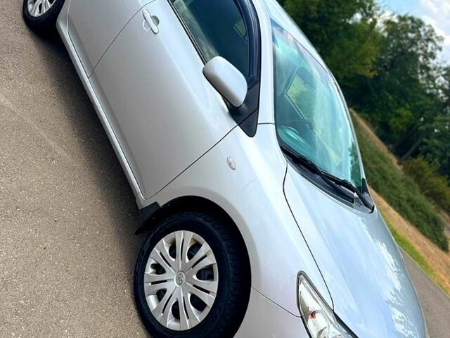 Серый Тойота Королла, объемом двигателя 1.6 л и пробегом 181 тыс. км за 7000 $, фото 3 на Automoto.ua