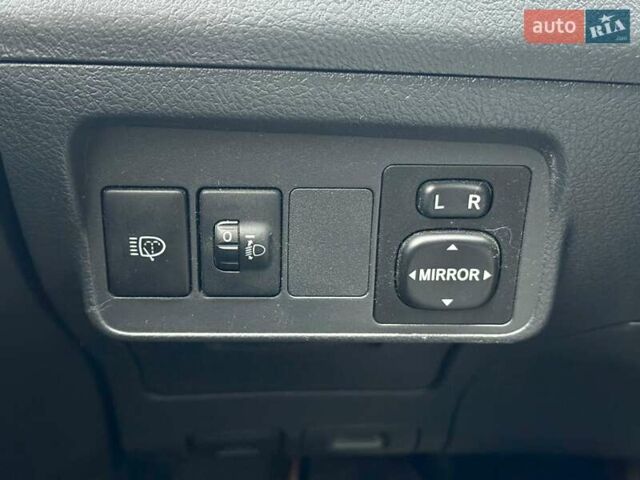 Серый Тойота Королла, объемом двигателя 1.6 л и пробегом 236 тыс. км за 6500 $, фото 18 на Automoto.ua