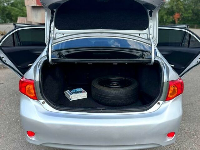 Серый Тойота Королла, объемом двигателя 1.6 л и пробегом 181 тыс. км за 7000 $, фото 5 на Automoto.ua