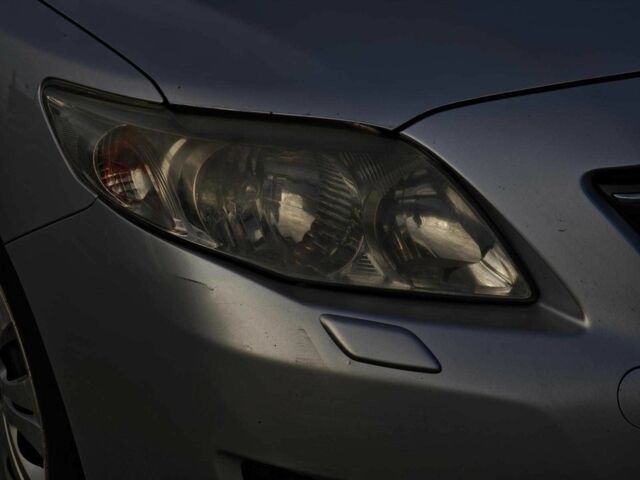 Серый Тойота Королла, объемом двигателя 1.6 л и пробегом 251 тыс. км за 6690 $, фото 3 на Automoto.ua