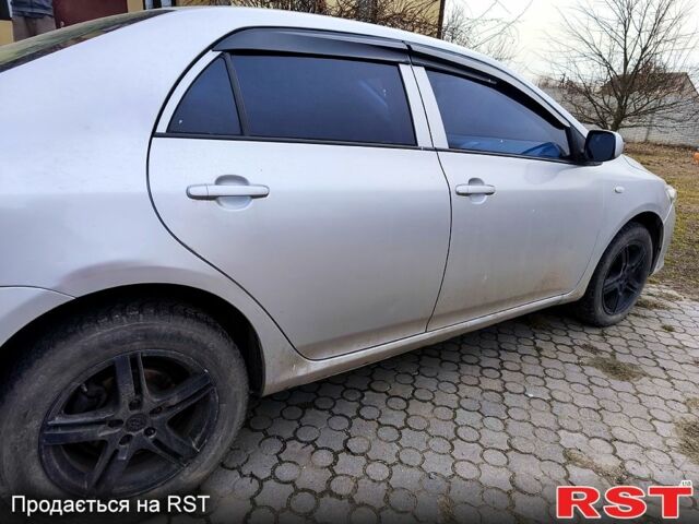 Серый Тойота Королла, объемом двигателя 1.6 л и пробегом 210 тыс. км за 5999 $, фото 3 на Automoto.ua