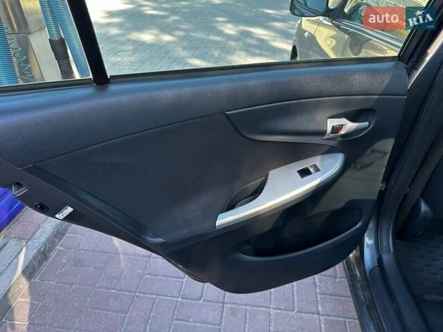 Серый Тойота Королла, объемом двигателя 1.6 л и пробегом 263 тыс. км за 6333 $, фото 18 на Automoto.ua