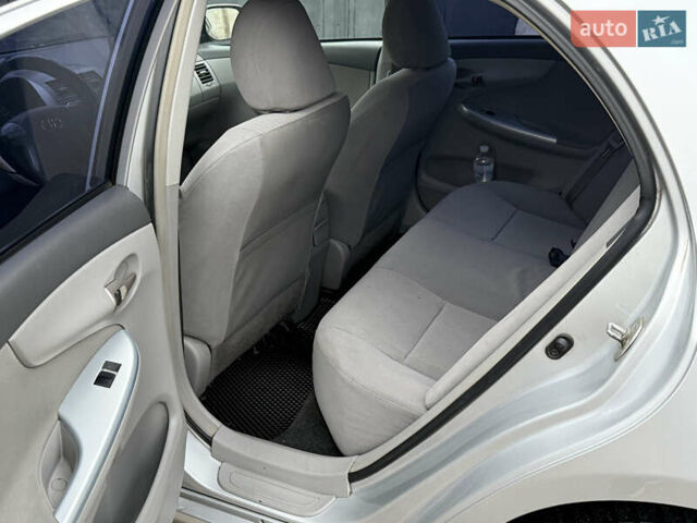 Серый Тойота Королла, объемом двигателя 1.6 л и пробегом 190 тыс. км за 6800 $, фото 5 на Automoto.ua