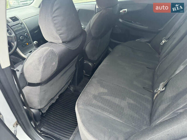Серый Тойота Королла, объемом двигателя 1.6 л и пробегом 162 тыс. км за 7300 $, фото 10 на Automoto.ua