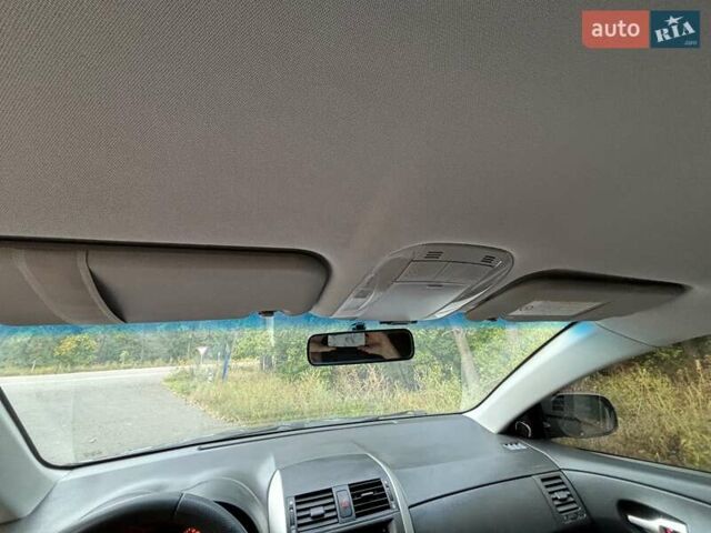 Серый Тойота Королла, объемом двигателя 1.6 л и пробегом 190 тыс. км за 5750 $, фото 14 на Automoto.ua