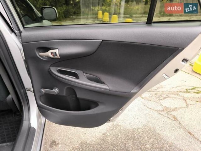 Серый Тойота Королла, объемом двигателя 1.6 л и пробегом 193 тыс. км за 7700 $, фото 23 на Automoto.ua