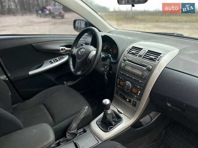 Серый Тойота Королла, объемом двигателя 1.6 л и пробегом 239 тыс. км за 6100 $, фото 15 на Automoto.ua