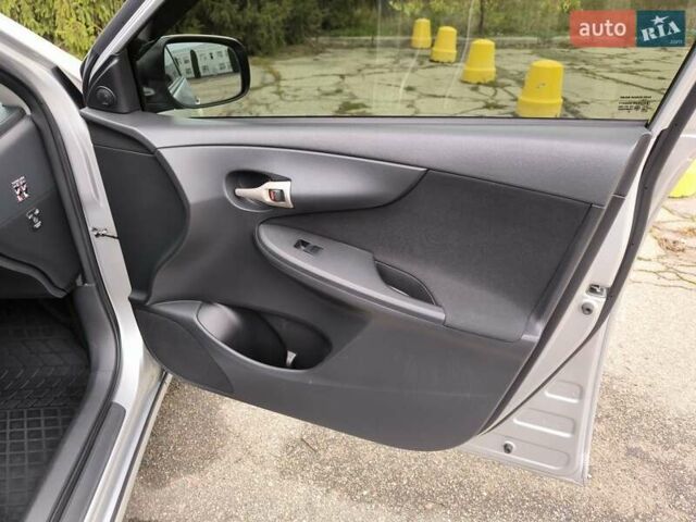 Серый Тойота Королла, объемом двигателя 1.6 л и пробегом 193 тыс. км за 7700 $, фото 25 на Automoto.ua
