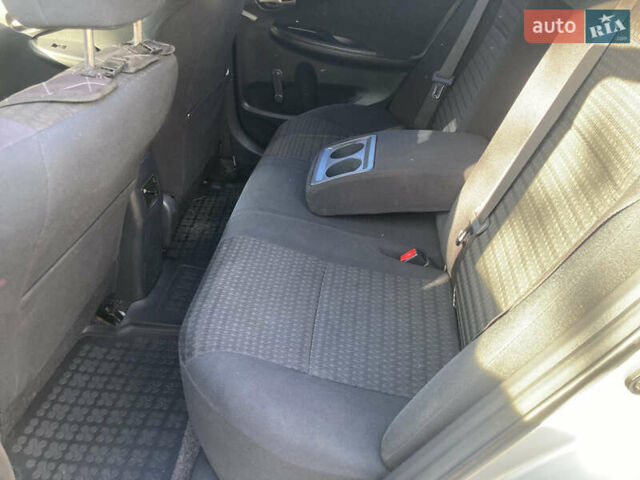 Серый Тойота Королла, объемом двигателя 1.6 л и пробегом 250 тыс. км за 5800 $, фото 11 на Automoto.ua