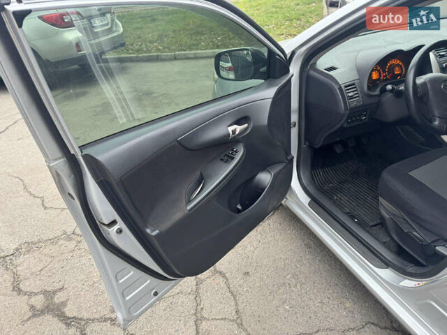 Серый Тойота Королла, объемом двигателя 1.6 л и пробегом 162 тыс. км за 7300 $, фото 8 на Automoto.ua