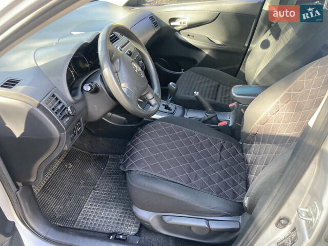 Серый Тойота Королла, объемом двигателя 1.6 л и пробегом 250 тыс. км за 5800 $, фото 10 на Automoto.ua