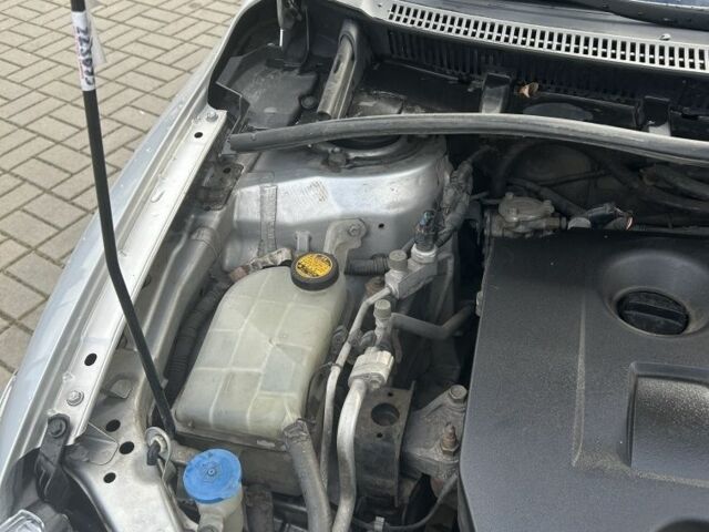 Сірий Тойота Королла, об'ємом двигуна 1.6 л та пробігом 230 тис. км за 6700 $, фото 16 на Automoto.ua