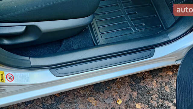 Серый Тойота Королла, объемом двигателя 1.6 л и пробегом 163 тыс. км за 6900 $, фото 37 на Automoto.ua