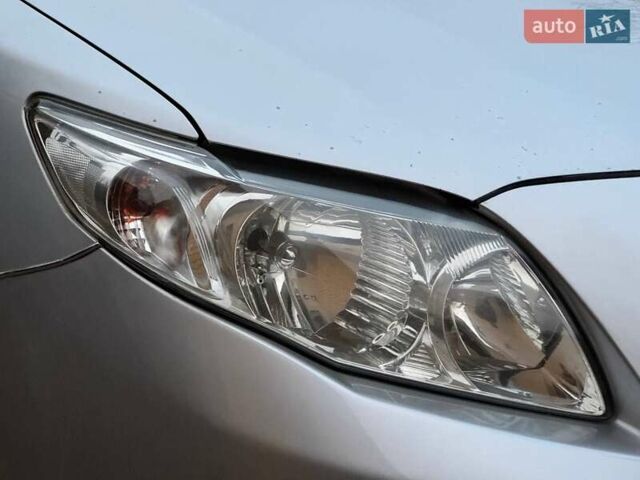 Серый Тойота Королла, объемом двигателя 1.6 л и пробегом 165 тыс. км за 7250 $, фото 2 на Automoto.ua