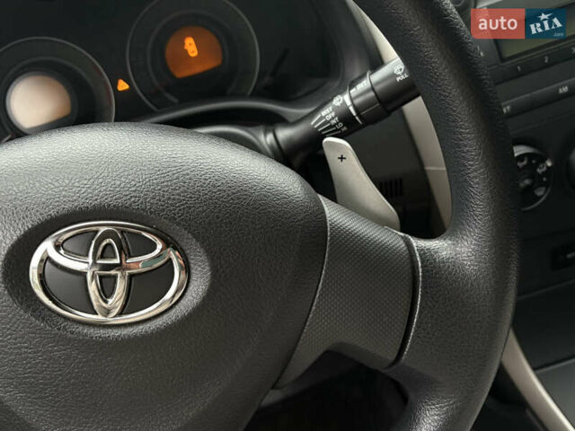 Серый Тойота Королла, объемом двигателя 1.6 л и пробегом 44 тыс. км за 8300 $, фото 24 на Automoto.ua