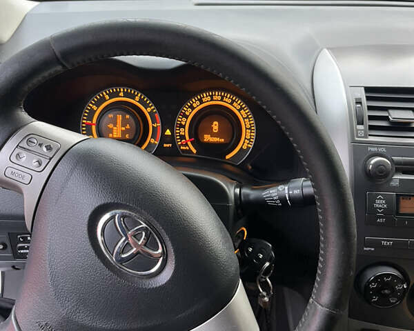 Серый Тойота Королла, объемом двигателя 1.6 л и пробегом 279 тыс. км за 6999 $, фото 13 на Automoto.ua