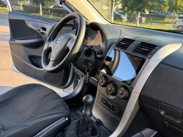 Сірий Тойота Королла, об'ємом двигуна 1.6 л та пробігом 293 тис. км за 5800 $, фото 12 на Automoto.ua