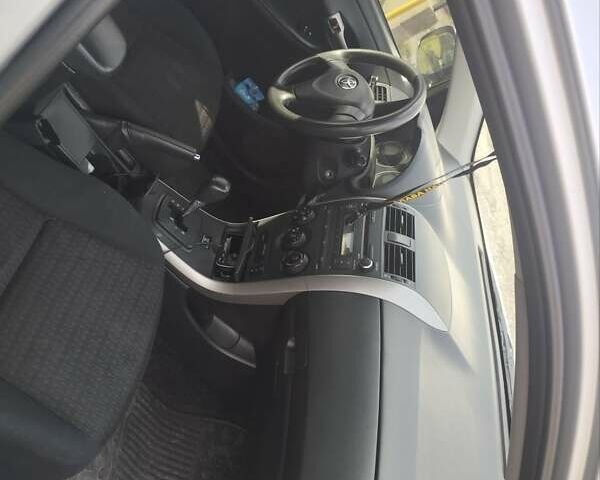 Тойота Королла 2008 у Каменце-Подольском на Automoto.ua Сірий Тойота Королла, об'ємом двигуна 1.6 л та пробігом 165 тис. км за 7500 $, фото 1 на Automoto.ua