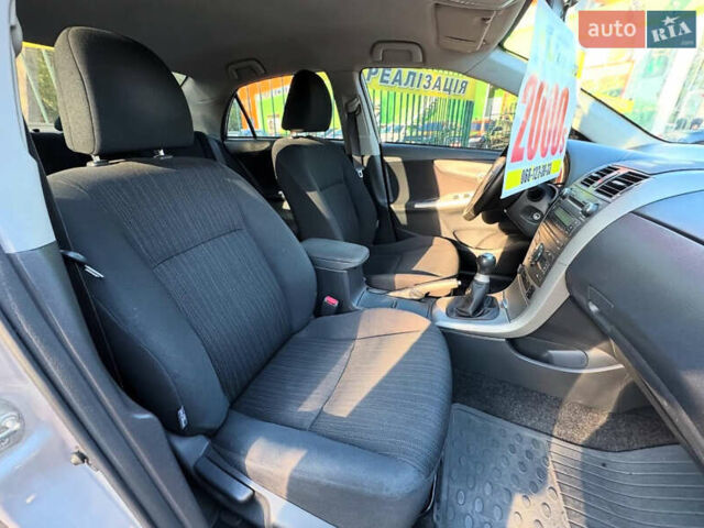 Серый Тойота Королла, объемом двигателя 1.6 л и пробегом 169 тыс. км за 6999 $, фото 7 на Automoto.ua