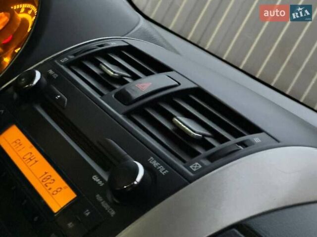Серый Тойота Королла, объемом двигателя 1.6 л и пробегом 165 тыс. км за 7250 $, фото 36 на Automoto.ua