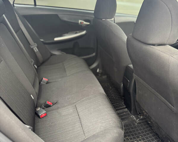 Серый Тойота Королла, объемом двигателя 1.6 л и пробегом 170 тыс. км за 5400 $, фото 11 на Automoto.ua