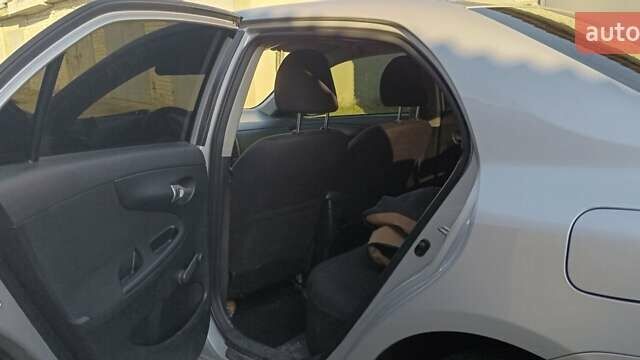 Сірий Тойота Королла, об'ємом двигуна 1.4 л та пробігом 246 тис. км за 6050 $, фото 22 на Automoto.ua