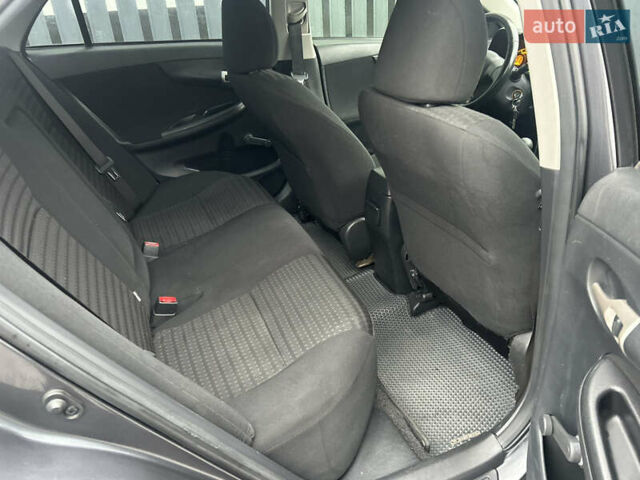 Сірий Тойота Королла, об'ємом двигуна 1.6 л та пробігом 287 тис. км за 5999 $, фото 24 на Automoto.ua