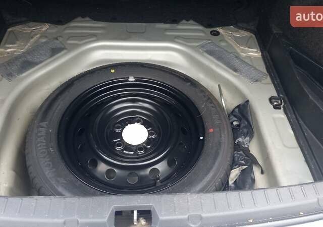 Серый Тойота Королла, объемом двигателя 1.6 л и пробегом 145 тыс. км за 8500 $, фото 15 на Automoto.ua