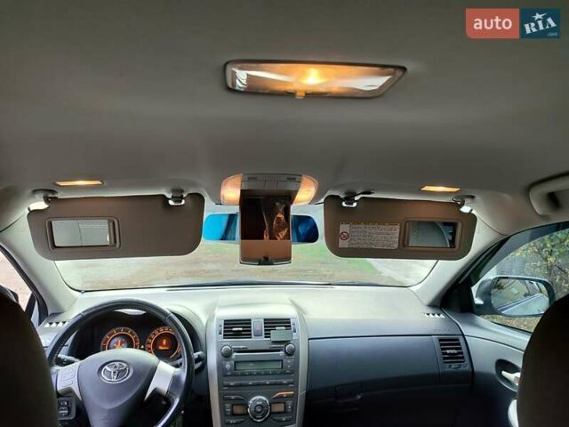 Сірий Тойота Королла, об'ємом двигуна 1.6 л та пробігом 196 тис. км за 8200 $, фото 18 на Automoto.ua