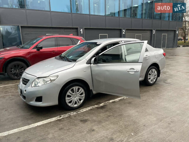 Сірий Тойота Королла, об'ємом двигуна 1.6 л та пробігом 236 тис. км за 3999 $, фото 11 на Automoto.ua