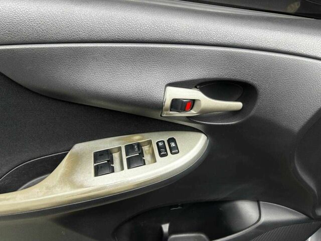 Сірий Тойота Королла, об'ємом двигуна 1.6 л та пробігом 223 тис. км за 5700 $, фото 6 на Automoto.ua