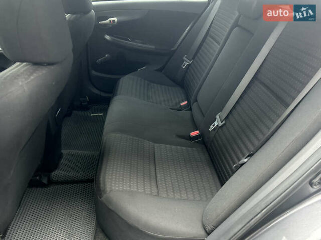 Сірий Тойота Королла, об'ємом двигуна 1.6 л та пробігом 287 тис. км за 5999 $, фото 27 на Automoto.ua