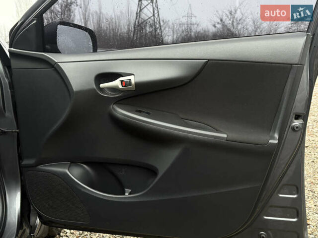Серый Тойота Королла, объемом двигателя 1.6 л и пробегом 44 тыс. км за 8300 $, фото 20 на Automoto.ua
