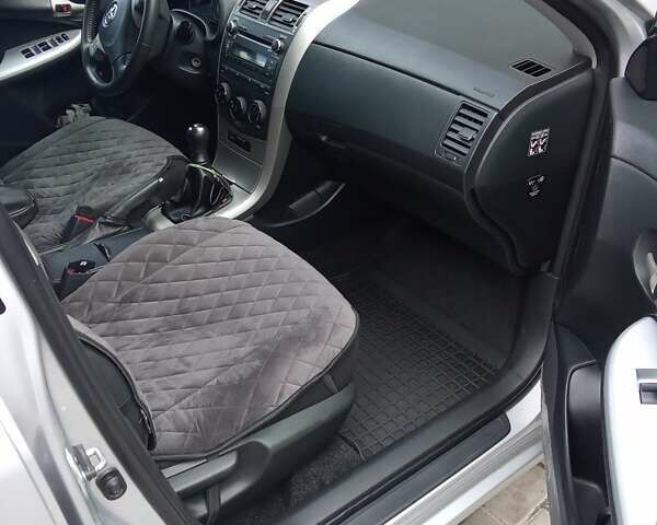 Серый Тойота Королла, объемом двигателя 1.6 л и пробегом 230 тыс. км за 7800 $, фото 11 на Automoto.ua