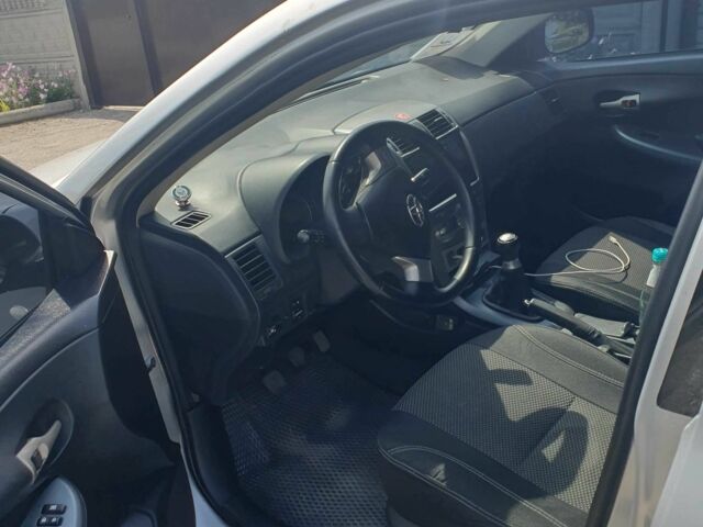 Серый Тойота Королла, объемом двигателя 1.6 л и пробегом 253 тыс. км за 5700 $, фото 4 на Automoto.ua