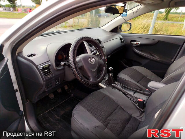 Сірий Тойота Королла, об'ємом двигуна 1.6 л та пробігом 171 тис. км за 5500 $, фото 8 на Automoto.ua