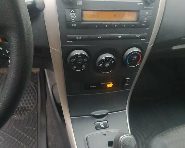 Сірий Тойота Королла, об'ємом двигуна 1.6 л та пробігом 165 тис. км за 7400 $, фото 6 на Automoto.ua