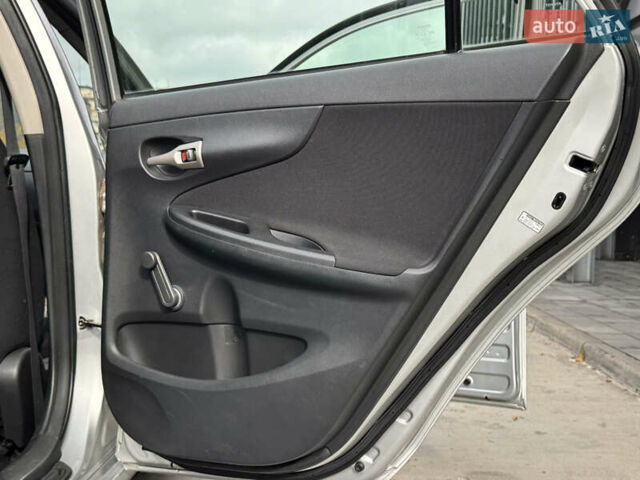 Серый Тойота Королла, объемом двигателя 1.6 л и пробегом 160 тыс. км за 7495 $, фото 11 на Automoto.ua