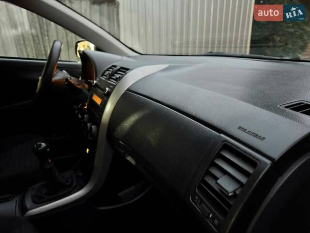 Серый Тойота Королла, объемом двигателя 1.6 л и пробегом 165 тыс. км за 7250 $, фото 34 на Automoto.ua