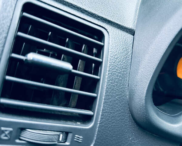 Серый Тойота Королла, объемом двигателя 1.6 л и пробегом 197 тыс. км за 6300 $, фото 7 на Automoto.ua