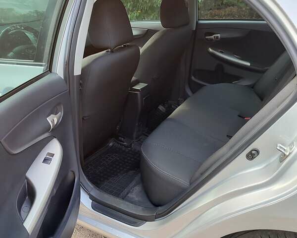 Сірий Тойота Королла, об'ємом двигуна 1.6 л та пробігом 196 тис. км за 8200 $, фото 12 на Automoto.ua