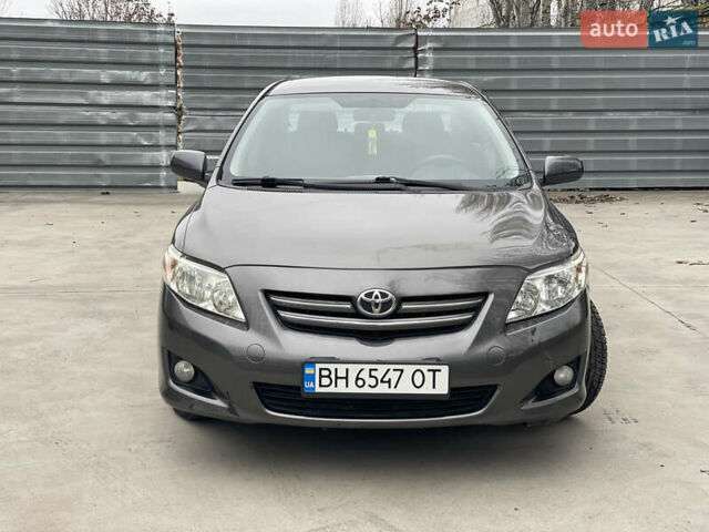 Серый Тойота Королла, объемом двигателя 1.6 л и пробегом 180 тыс. км за 5600 $, фото 2 на Automoto.ua
