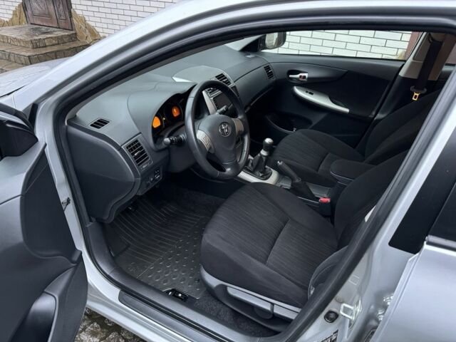 Сірий Тойота Королла, об'ємом двигуна 1.6 л та пробігом 131 тис. км за 8200 $, фото 4 на Automoto.ua