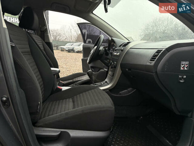 Серый Тойота Королла, объемом двигателя 1.6 л и пробегом 44 тыс. км за 8300 $, фото 18 на Automoto.ua